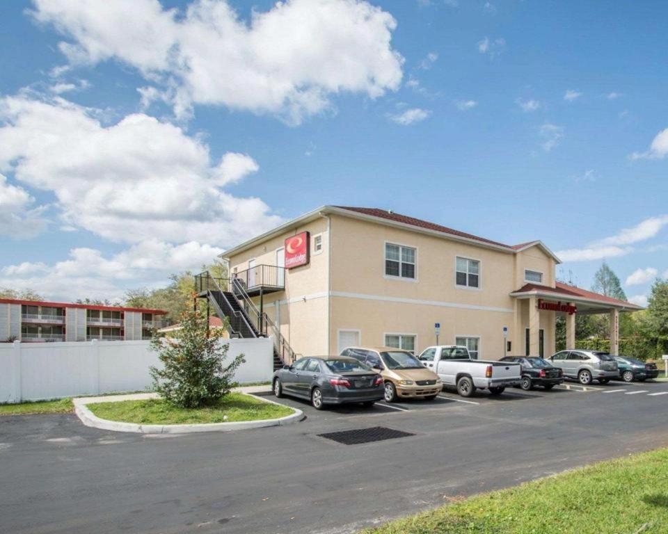 Quality Inn Селебрейшн Экстерьер фото